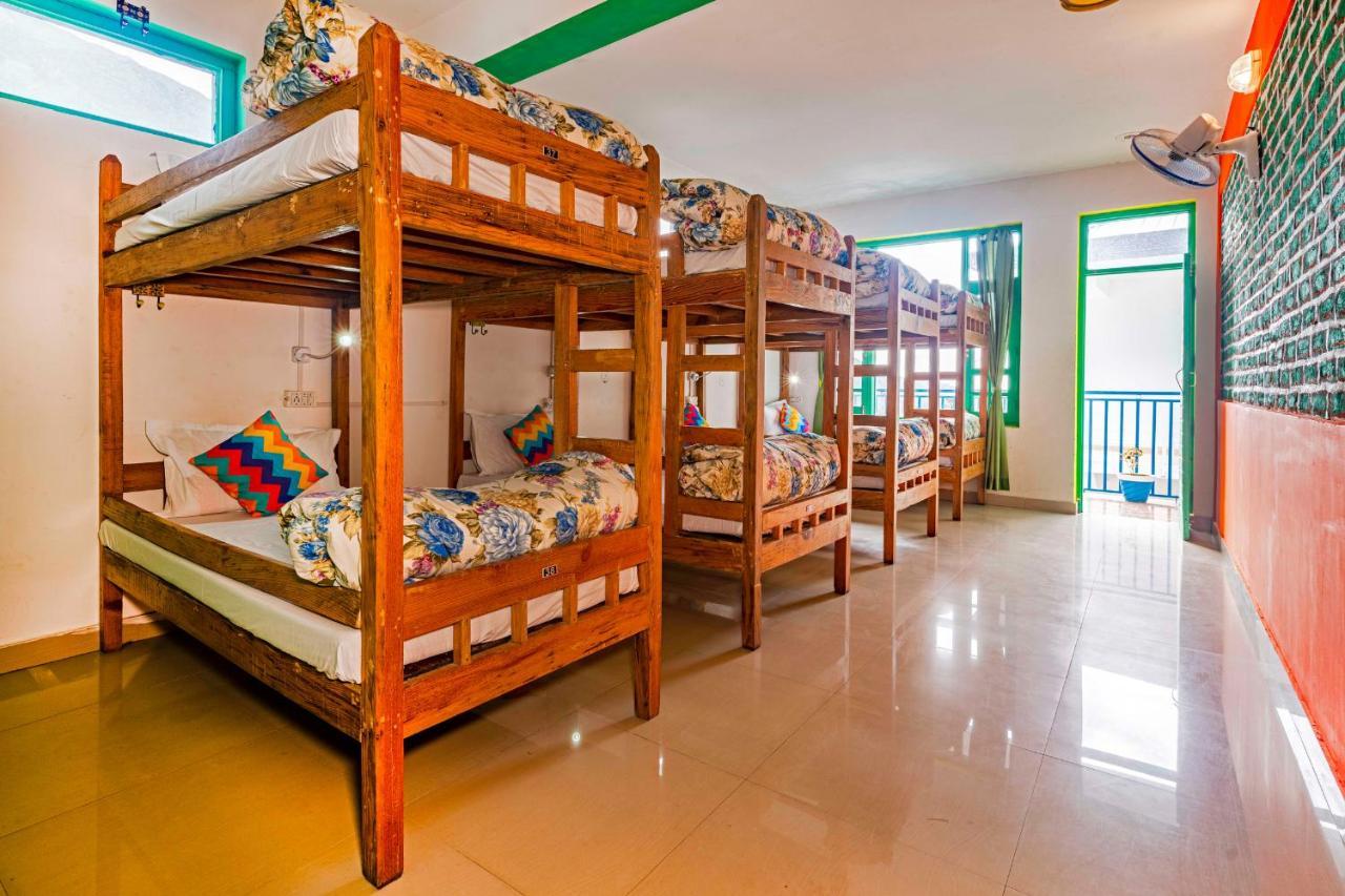 Flyaway Hostel Мак-Леод-Гейндж Экстерьер фото